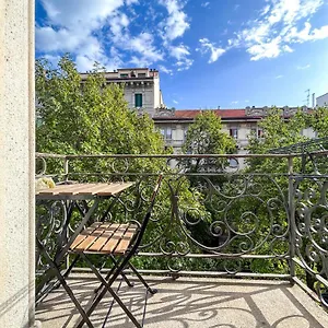 https://casa-giussano-elegante-bilocale-in-centro.it-lombardy.com